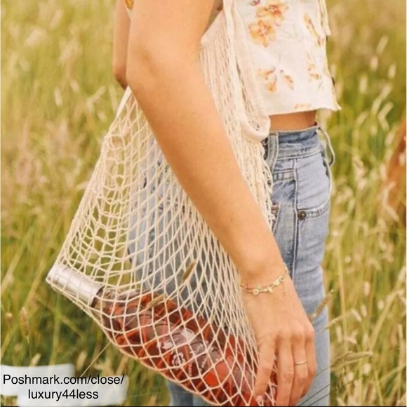 HOT SALE 🌵🌵🌵TORY BURCH GOLD CHARM COTTON NET BAG - Picture 2 of 6